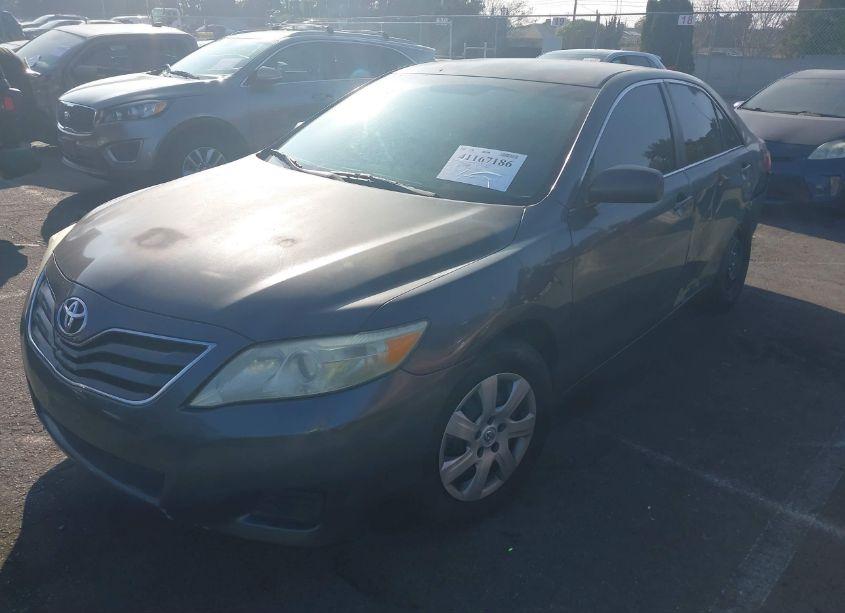 Photo 2 of 2010 Toyota Camry LE (VIN 4T1BF3EK6AU033884)
