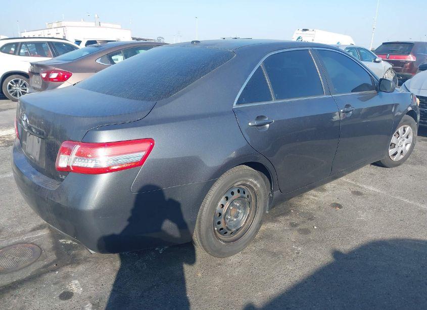Photo 4 of 2010 Toyota Camry LE (VIN 4T1BF3EK6AU033884)