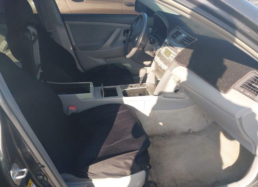 Photo 5 of 2010 Toyota Camry LE (VIN 4T1BF3EK6AU033884)