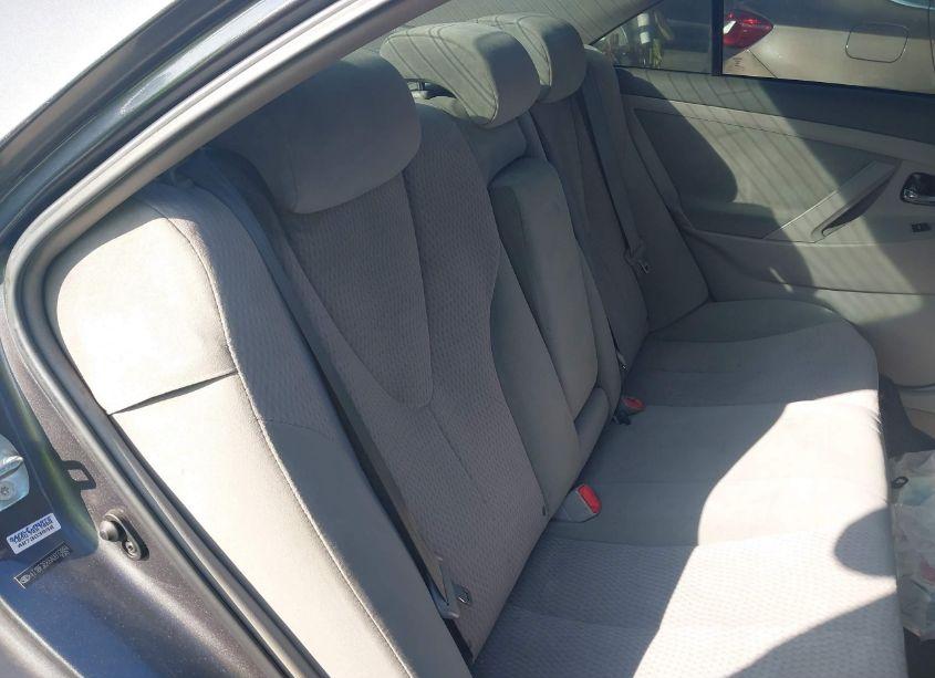 Photo 8 of 2010 Toyota Camry LE (VIN 4T1BF3EK6AU033884)