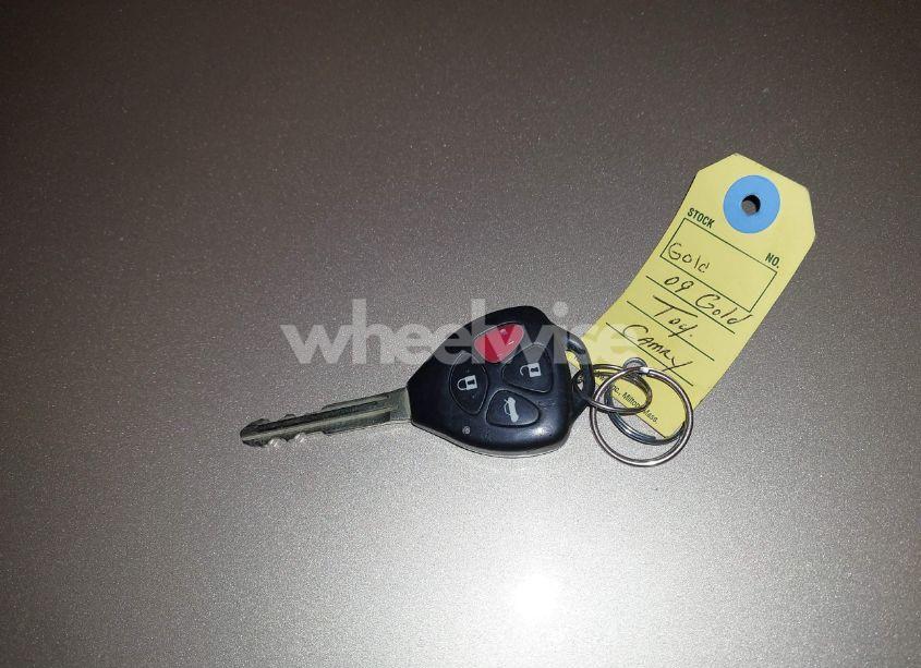 Photo 11 of 2010 Toyota Camry LE (VIN 4T1BF3EK6AU036932)