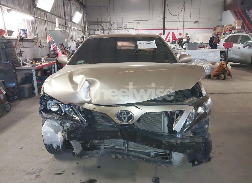 Photo 13 of 2010 Toyota Camry LE (VIN 4T1BF3EK6AU036932)