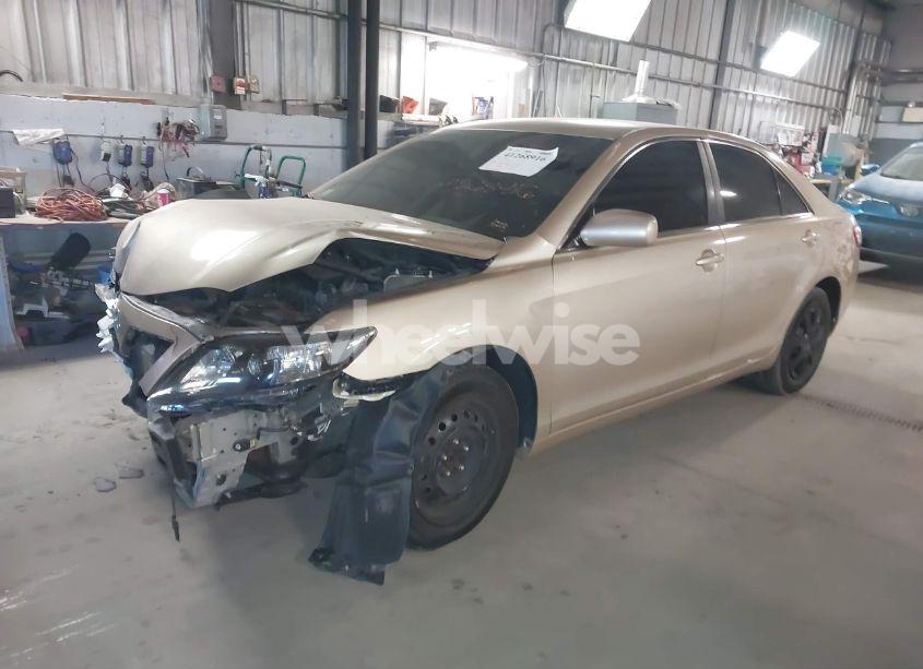 Photo 2 of 2010 Toyota Camry LE (VIN 4T1BF3EK6AU036932)