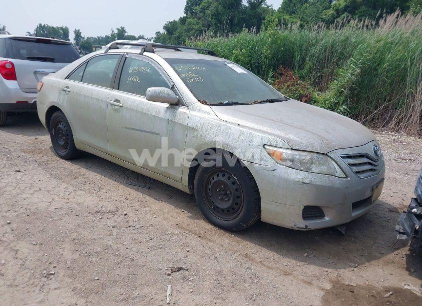 2010 Toyota Camry LE (VIN 4T1BF3EK6AU040947) main photo