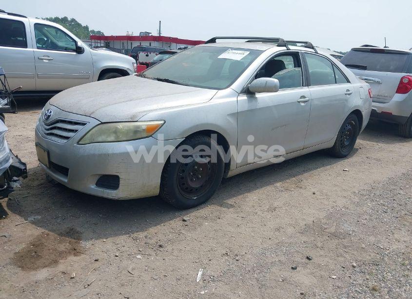 Photo 2 of 2010 Toyota Camry LE (VIN 4T1BF3EK6AU040947)
