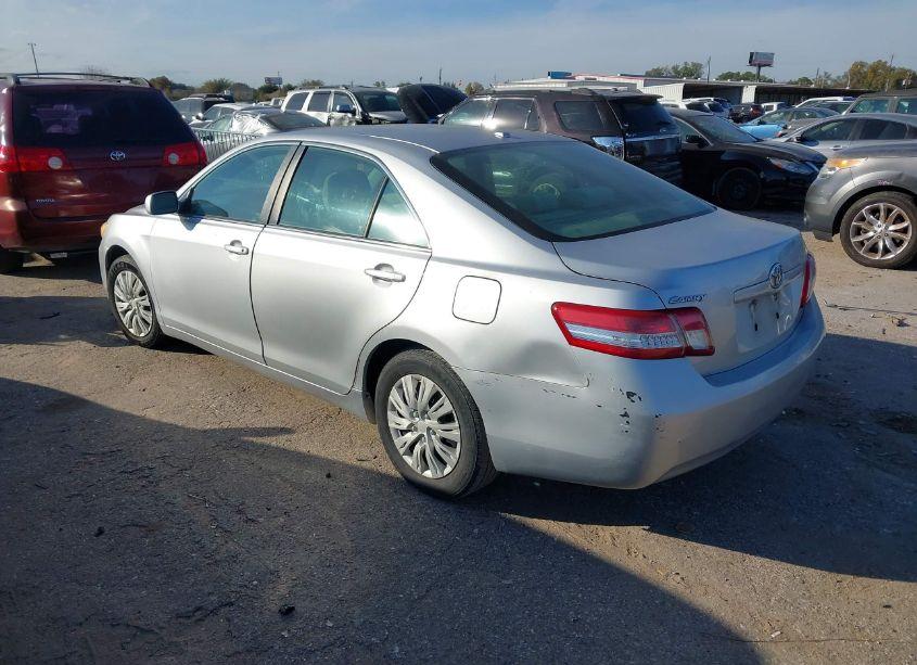 Photo 3 of 2010 Toyota Camry LE (VIN 4T1BF3EK6AU051916)