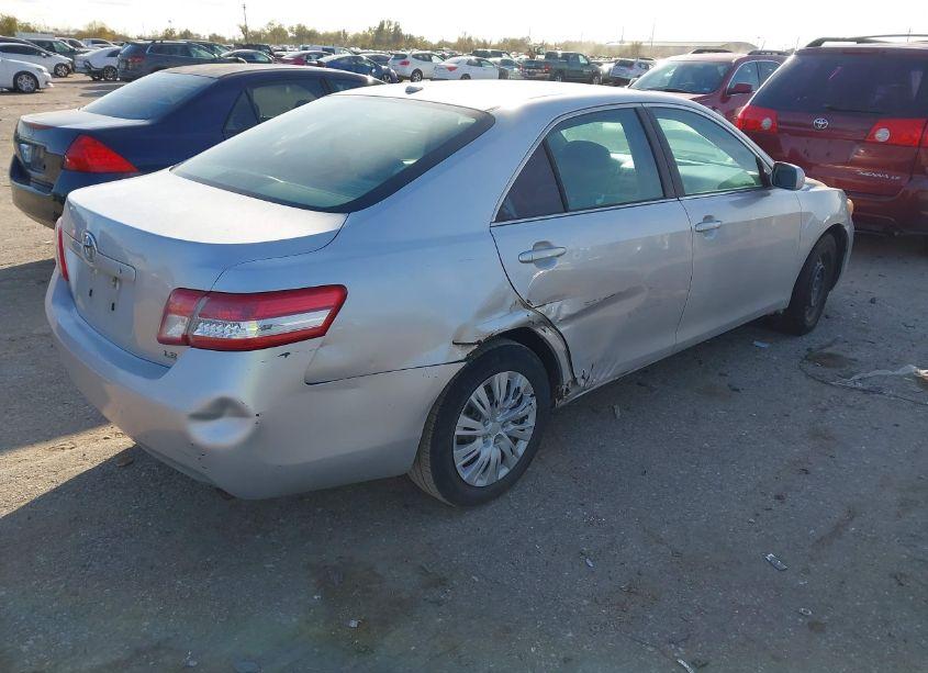 Photo 4 of 2010 Toyota Camry LE (VIN 4T1BF3EK6AU051916)