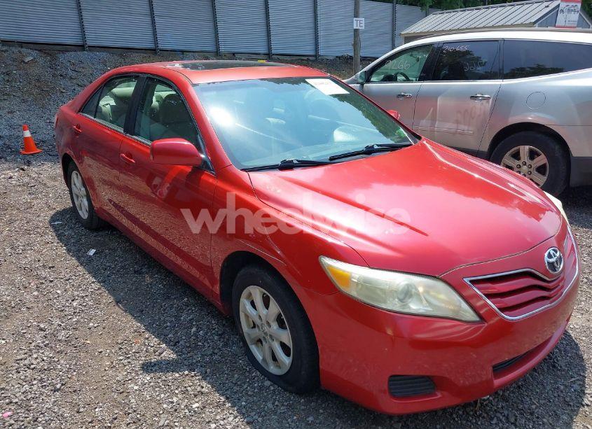 2010 Toyota Camry LE (VIN 4T1BF3EK6AU061765) main photo