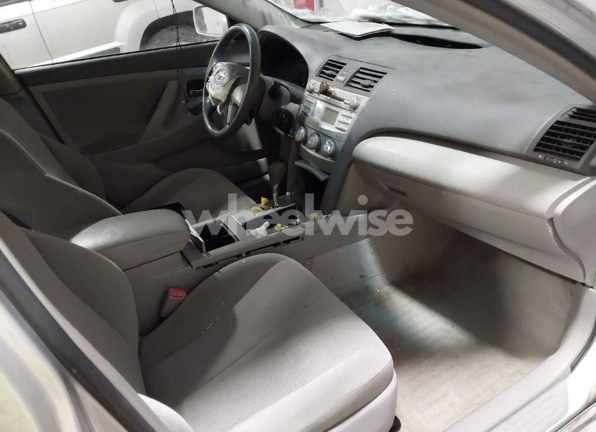 Photo 5 of 2010 Toyota Camry LE (VIN 4T1BF3EK6AU071051)