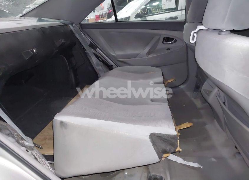 Photo 8 of 2010 Toyota Camry LE (VIN 4T1BF3EK6AU071051)