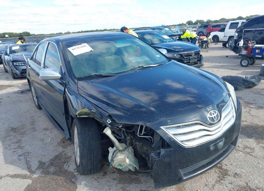 2010 Toyota Camry LE (VIN 4T1BF3EK6AU075942) main photo