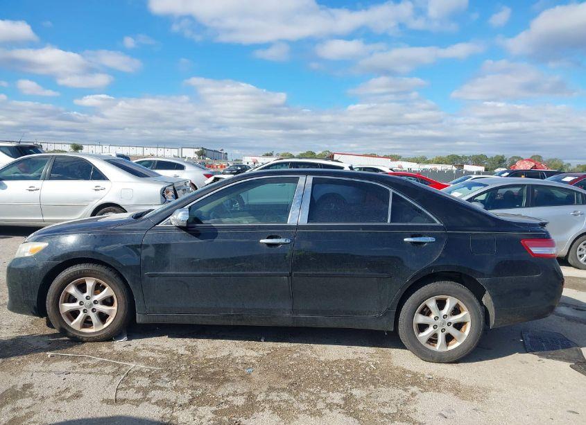 Photo 14 of 2010 Toyota Camry LE (VIN 4T1BF3EK6AU075942)