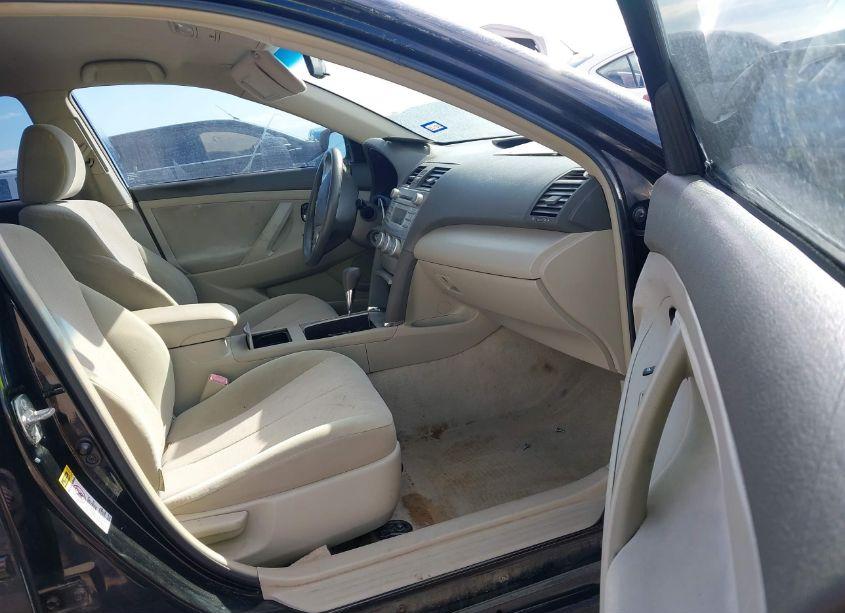 Photo 5 of 2010 Toyota Camry LE (VIN 4T1BF3EK6AU075942)