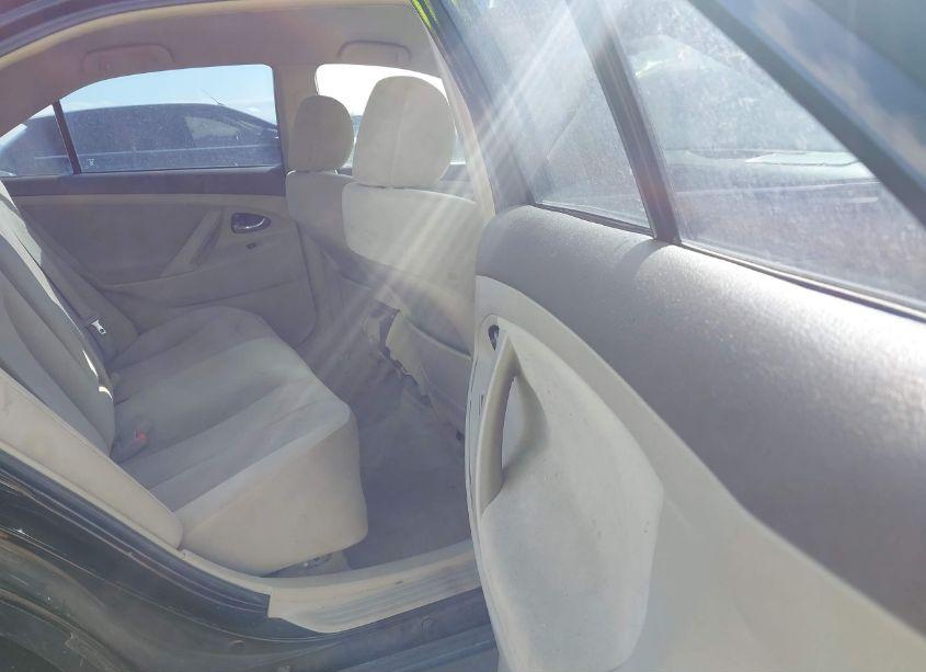 Photo 8 of 2010 Toyota Camry LE (VIN 4T1BF3EK6AU075942)