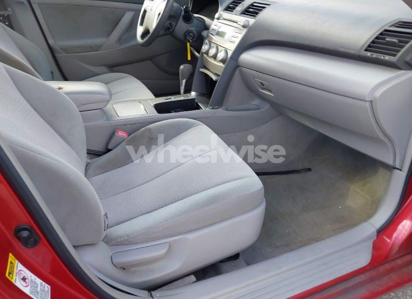 Photo 5 of 2010 Toyota Camry LE (VIN 4T1BF3EK6AU090635)