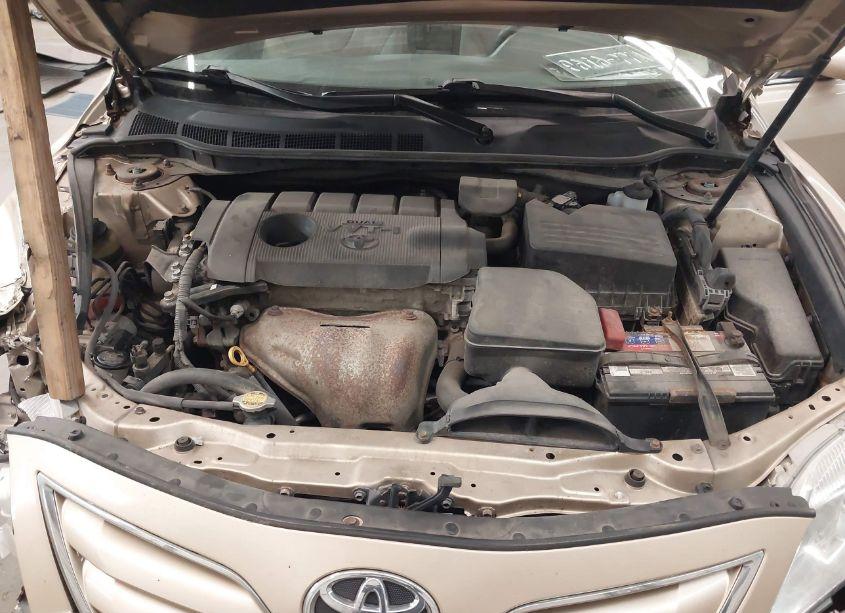 Photo 10 of 2010 Toyota Camry LE (VIN 4T1BF3EK6AU104856)