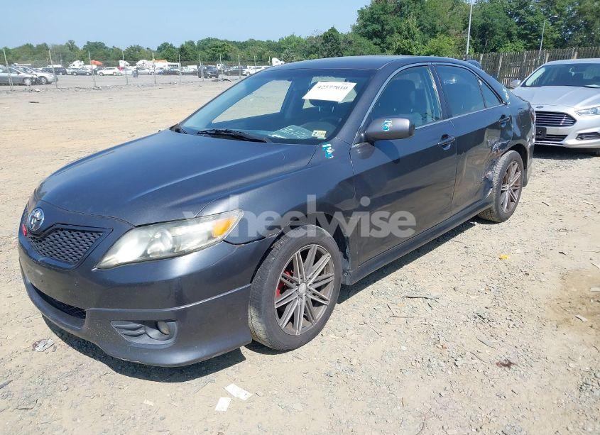 Photo 2 of 2010 Toyota Camry SE (VIN 4T1BF3EK6AU505971)