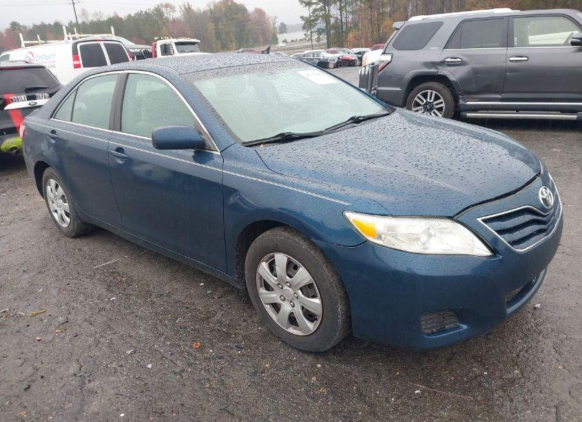 2010 Toyota Camry LE (VIN 4T1BF3EK6AU513553) main photo