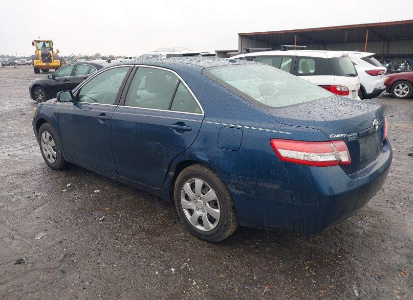 Photo 3 of 2010 Toyota Camry LE (VIN 4T1BF3EK6AU513553)
