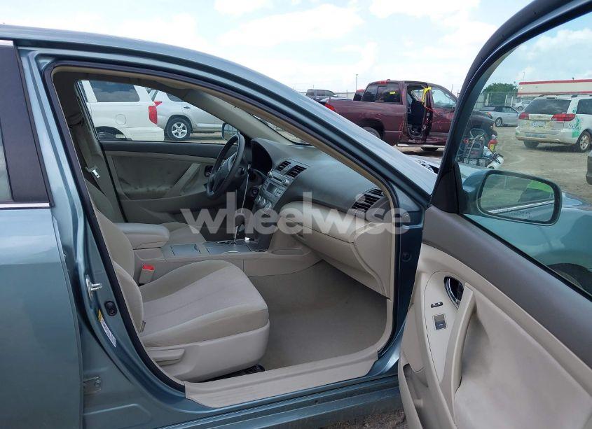 Photo 5 of 2010 Toyota Camry LE (VIN 4T1BF3EK6AU533642)