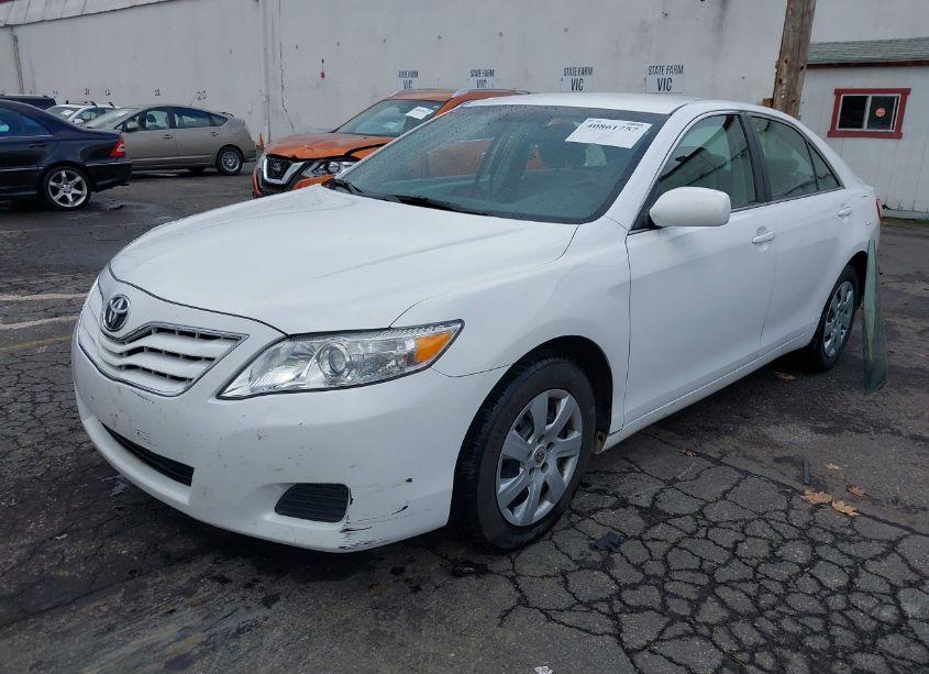Photo 2 of 2010 Toyota Camry LE (VIN 4T1BF3EK6AU539974)