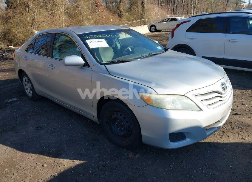 2010 Toyota Camry LE (VIN 4T1BF3EK6AU543975) main photo