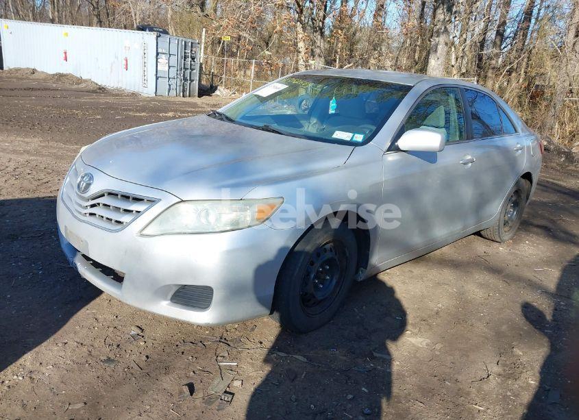 Photo 2 of 2010 Toyota Camry LE (VIN 4T1BF3EK6AU543975)