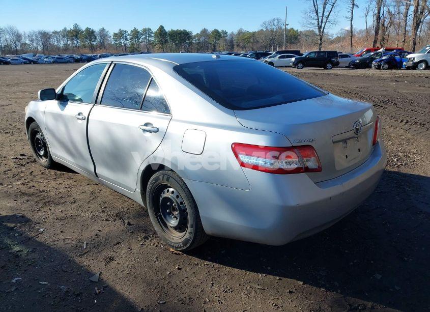 Photo 3 of 2010 Toyota Camry LE (VIN 4T1BF3EK6AU543975)