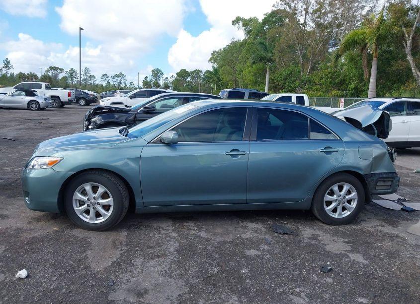 Photo 14 of 2010 Toyota Camry LE (VIN 4T1BF3EK6AU562591)