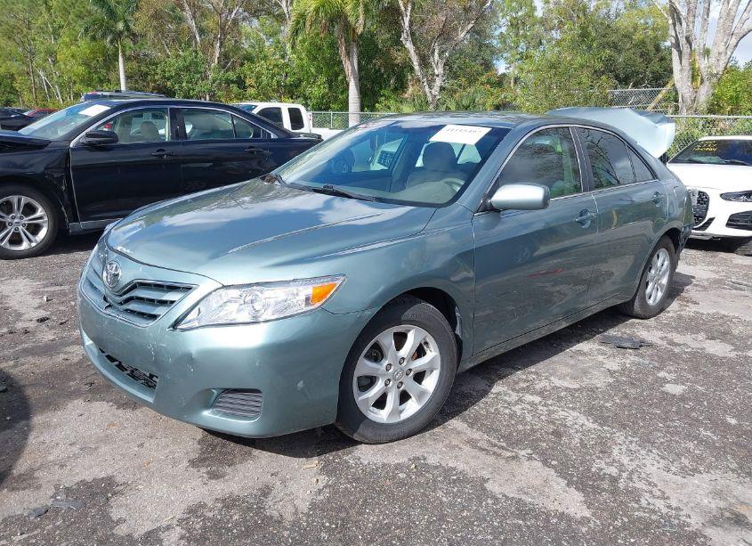 Photo 2 of 2010 Toyota Camry LE (VIN 4T1BF3EK6AU562591)