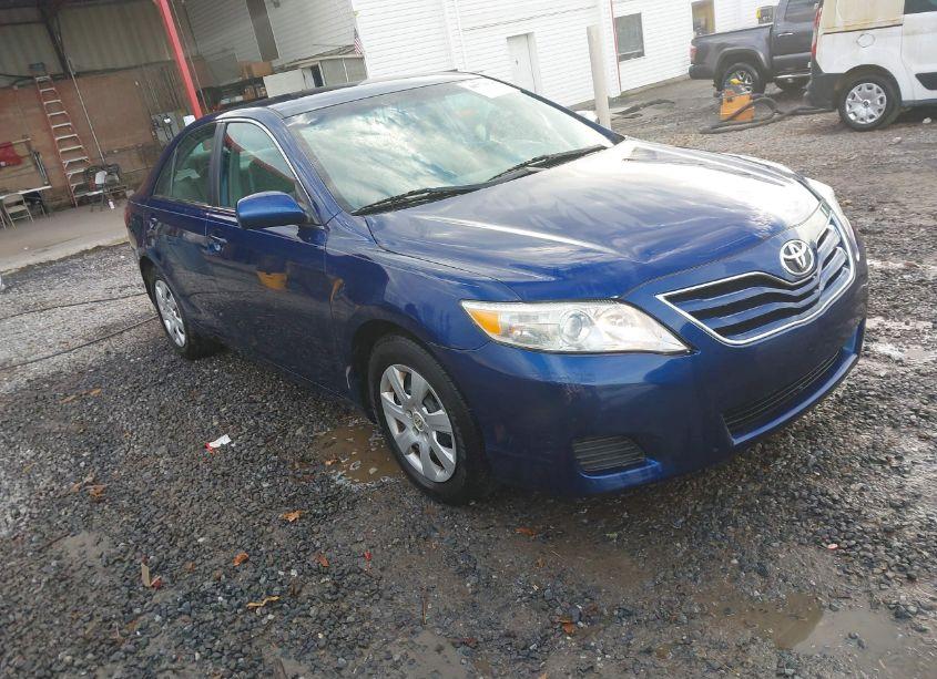 2010 Toyota Camry LE (VIN 4T1BF3EK6AU577446) main photo