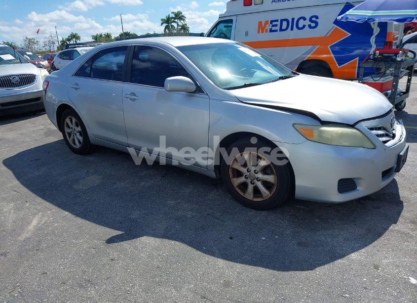 2011 Toyota Camry LE (VIN 4T1BF3EK6BU129371) main photo