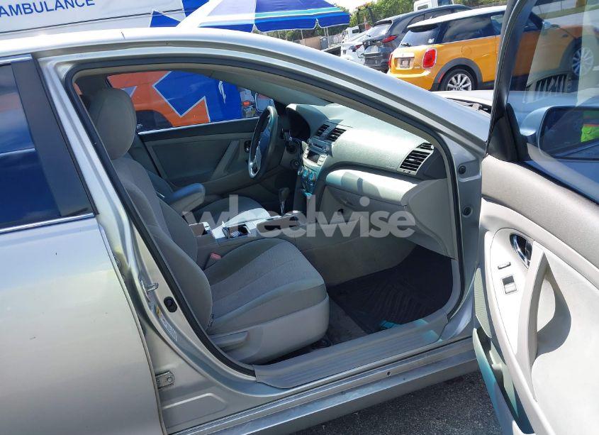 Photo 5 of 2011 Toyota Camry LE (VIN 4T1BF3EK6BU129371)