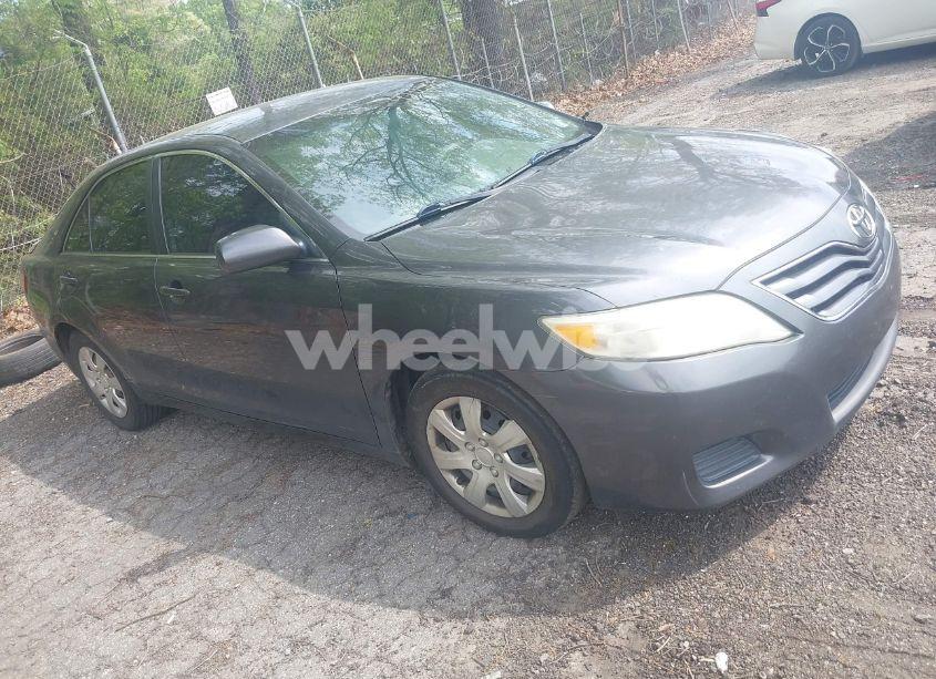 2011 Toyota Camry LE (VIN 4T1BF3EK6BU129757) main photo