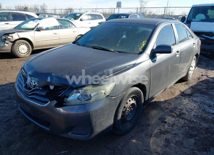 Photo 2 of 2011 Toyota Camry LE (VIN 4T1BF3EK6BU135400)