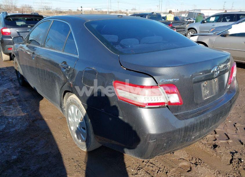 Photo 3 of 2011 Toyota Camry LE (VIN 4T1BF3EK6BU135400)