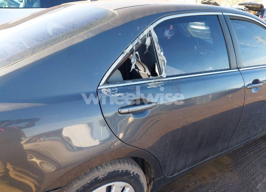 Photo 6 of 2011 Toyota Camry LE (VIN 4T1BF3EK6BU135400)