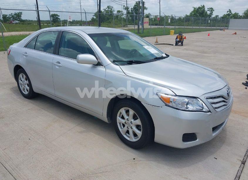 2011 Toyota Camry LE (VIN 4T1BF3EK6BU136109) main photo