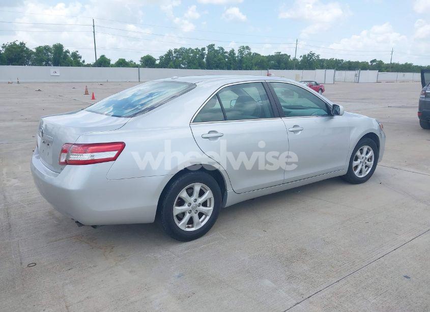 Photo 4 of 2011 Toyota Camry LE (VIN 4T1BF3EK6BU136109)