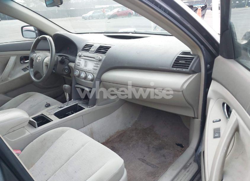 Photo 5 of 2011 Toyota Camry LE (VIN 4T1BF3EK6BU141553)