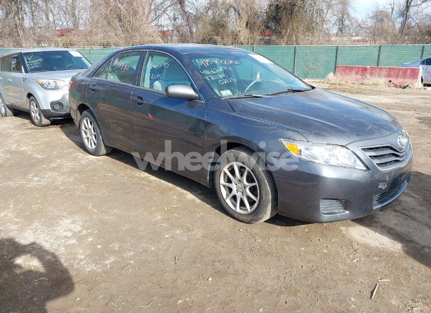 2011 Toyota Camry LE (VIN 4T1BF3EK6BU147322) main photo