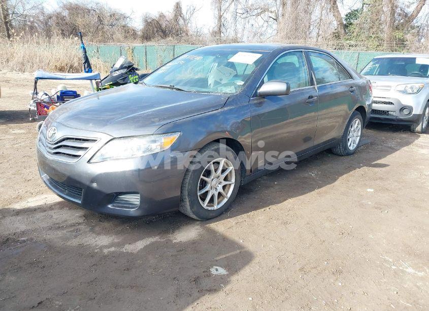 Photo 2 of 2011 Toyota Camry LE (VIN 4T1BF3EK6BU147322)
