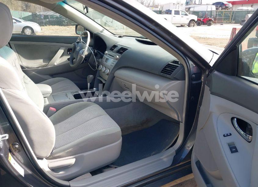 Photo 5 of 2011 Toyota Camry LE (VIN 4T1BF3EK6BU147322)