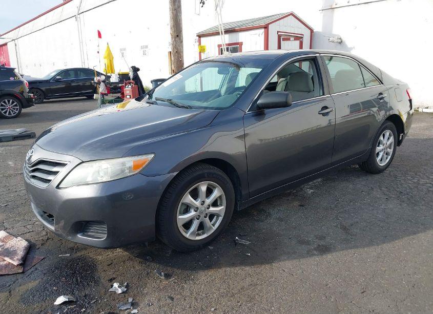 Photo 2 of 2011 Toyota Camry LE (VIN 4T1BF3EK6BU155890)
