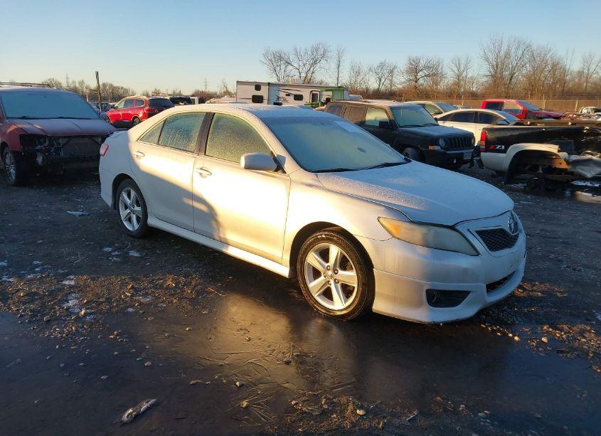 2011 Toyota Camry SE (VIN 4T1BF3EK6BU157705) main photo