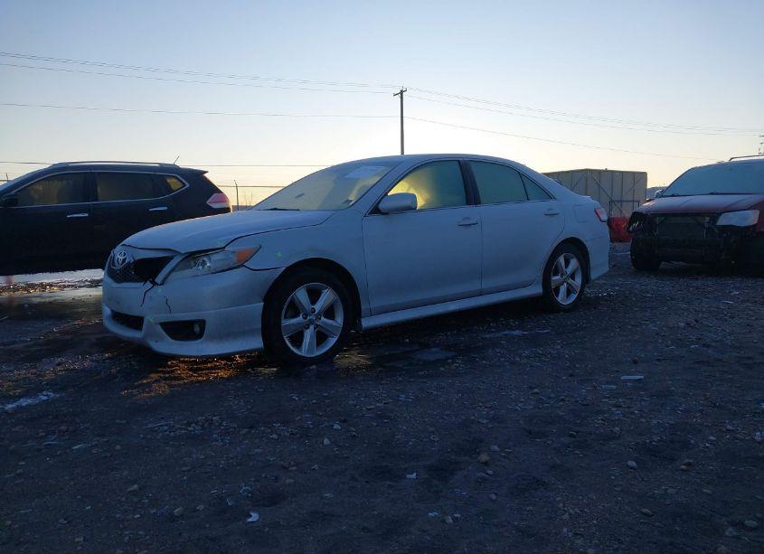 Photo 2 of 2011 Toyota Camry SE (VIN 4T1BF3EK6BU157705)