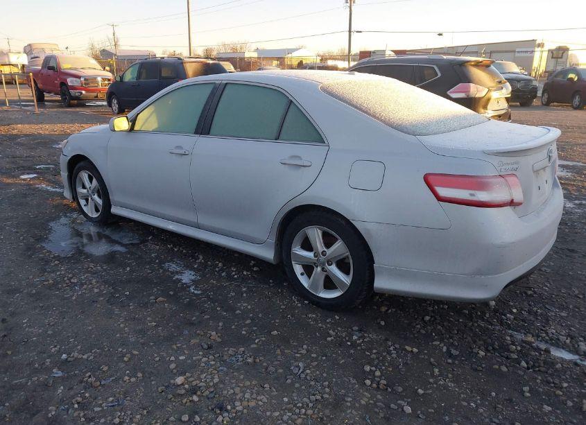 Photo 3 of 2011 Toyota Camry SE (VIN 4T1BF3EK6BU157705)
