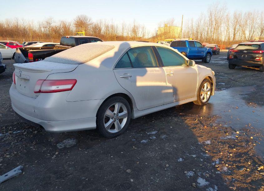 Photo 4 of 2011 Toyota Camry SE (VIN 4T1BF3EK6BU157705)