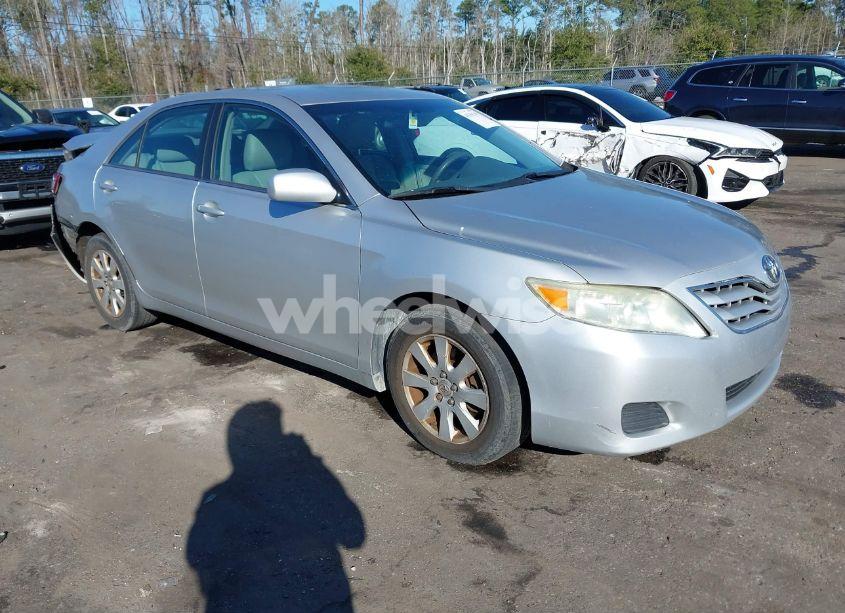 2011 Toyota Camry LE (VIN 4T1BF3EK6BU169868) main photo