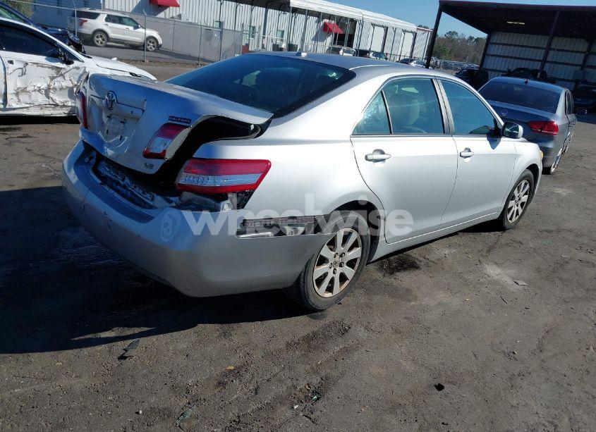 Photo 4 of 2011 Toyota Camry LE (VIN 4T1BF3EK6BU169868)